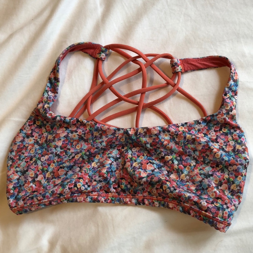 Lululemon free to be wild bra